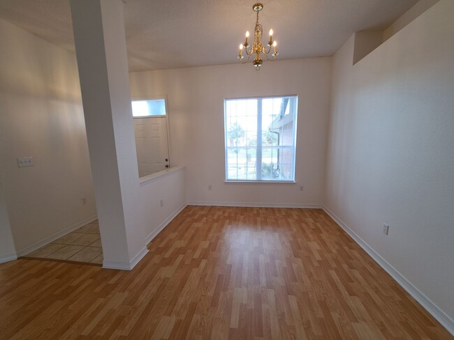 Building Photo - Recently renovated 4BR/3BA close to NAS an...