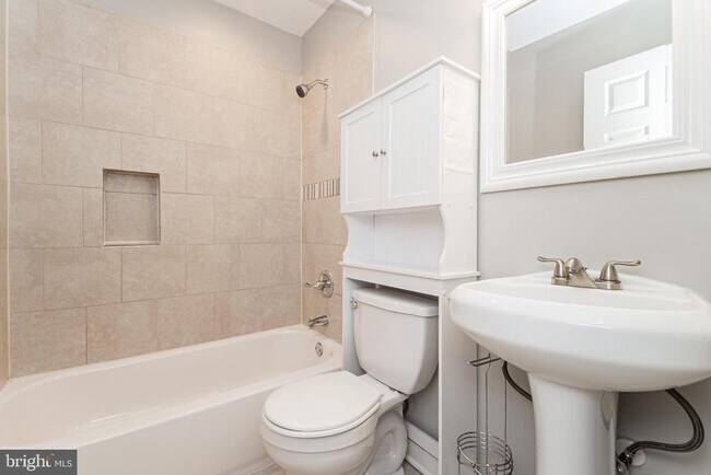 Building Photo - 1107 N Collington Ave