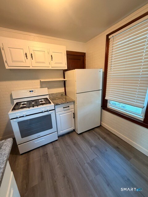 Building Photo - 94-Apt2 Tomlinson Ave