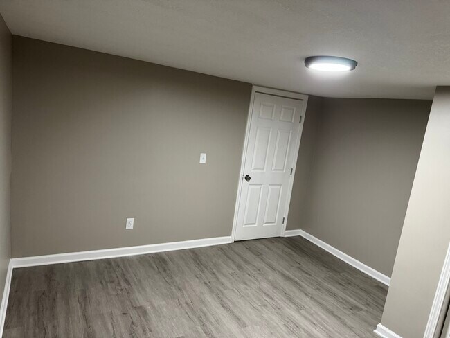 Building Photo - 8309 The Paseo