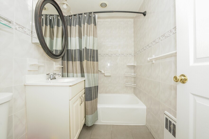 Building Photo - 1 River Rd