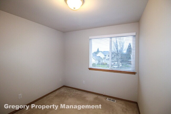 Building Photo - 13609 46th Ave SE