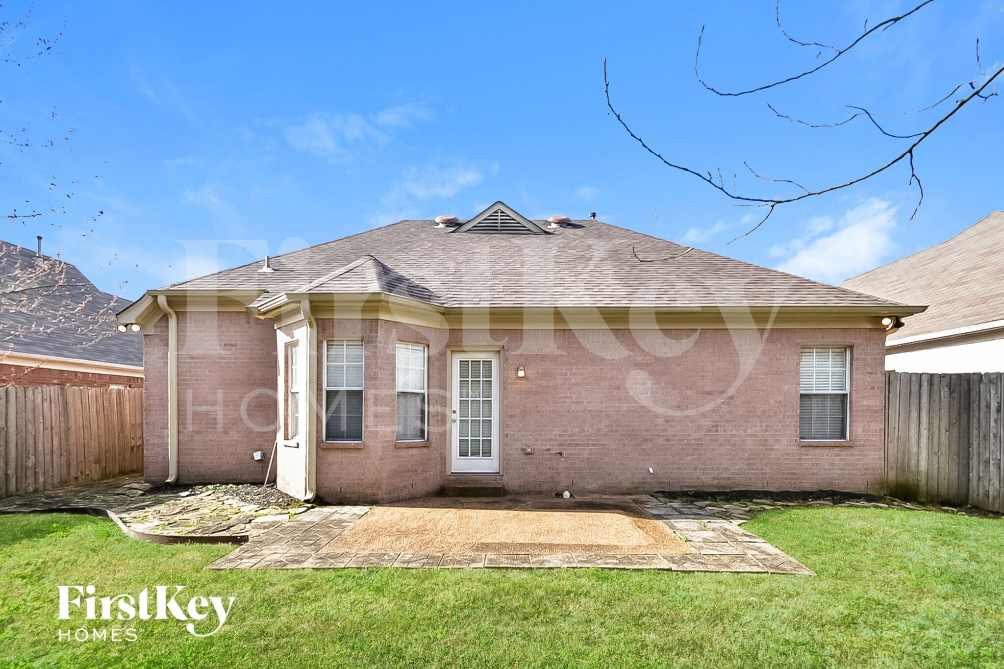 Building Photo - 8682 Valmont Cir