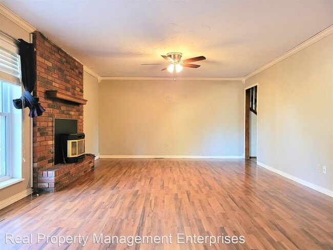 Building Photo - 6 br, 3.5 bath House - 8812 N Kensington Rd