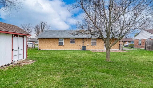 Building Photo - 624 Greenhurst Dr