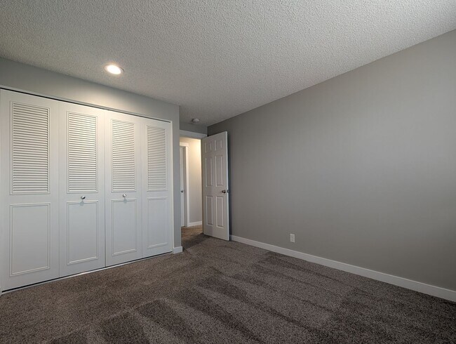 Building Photo - Beautiful Updated 3-Bed, 2-Bath Home In Thurston Area!