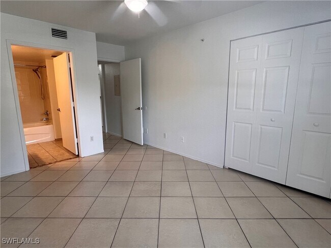 Building Photo - 8235 Ibis Club Dr