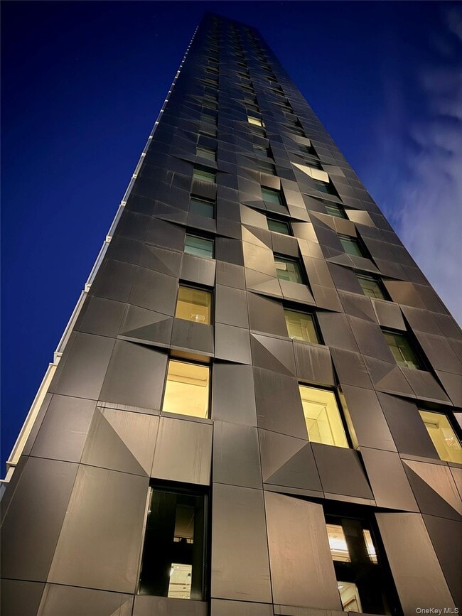 Building Photo - 18 W 53rd St