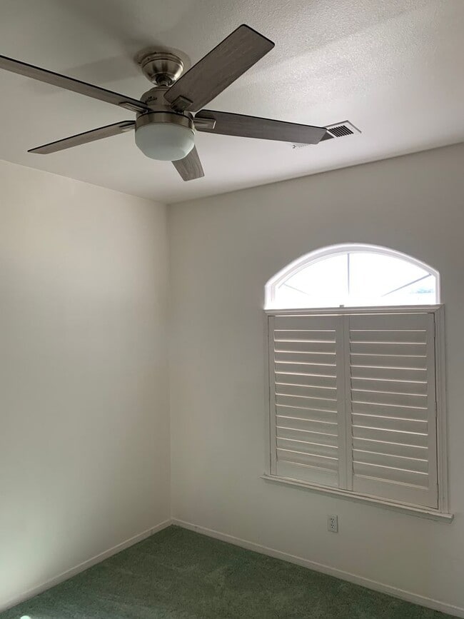 Building Photo - 3 Bedroom 2 Bath Solar Home