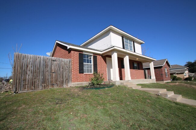 Building Photo - Upgraded 3BR Home | Granite Kitchen, High Ceilings & Gated Backyard | Minutes to Downtown Fort Worth