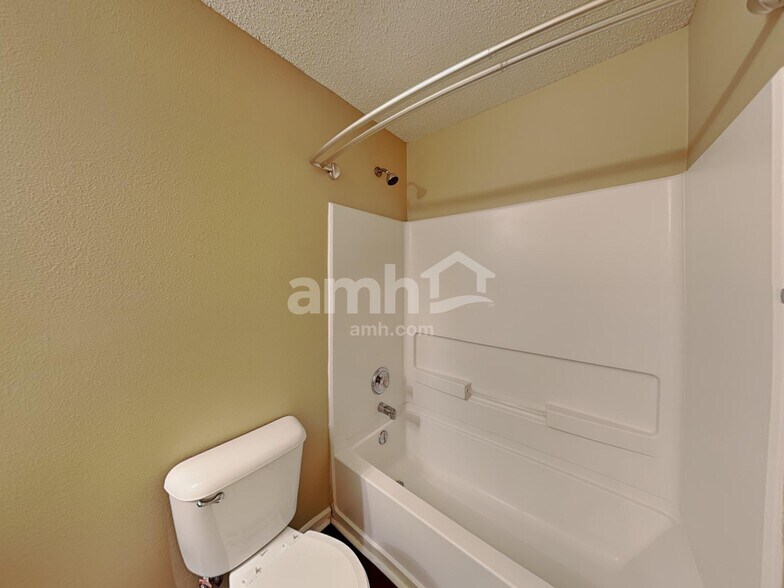 Building Photo - 2898 Hearthside Dr