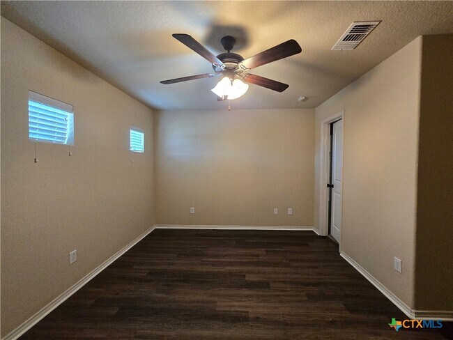 Building Photo - 294 Rosalie Dr