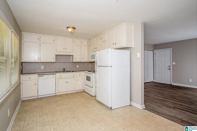 Building Photo - 1112 Kawanda Ln