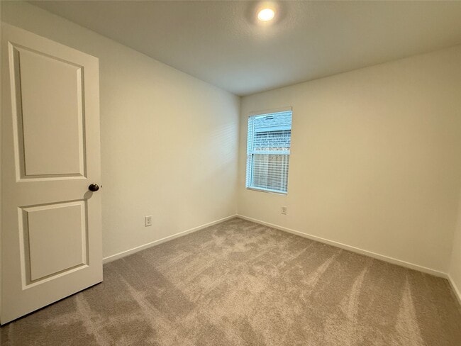 Building Photo - 16802 Old Wagon Wy