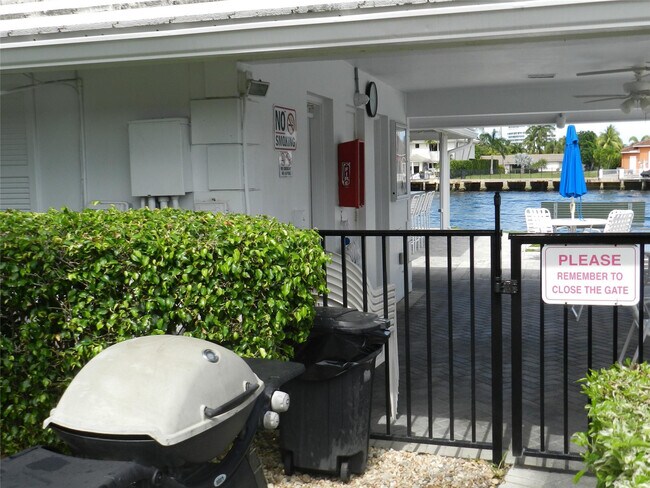 Building Photo - 6307 Bay Club Dr