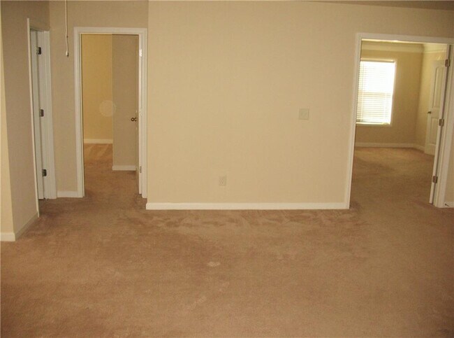 Building Photo - 6450 Pine Bluff Dr