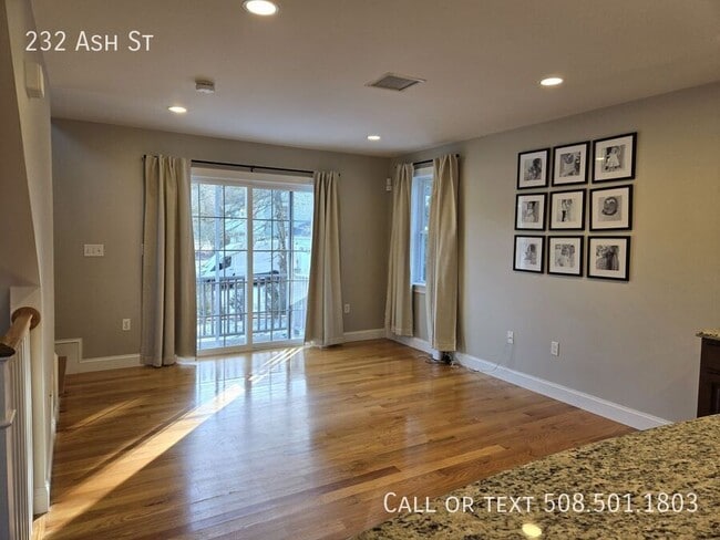 Building Photo - 232 Ash St