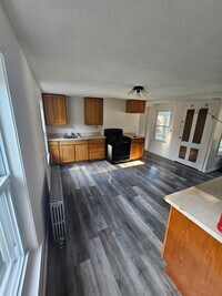 Building Photo - 34 Elm St