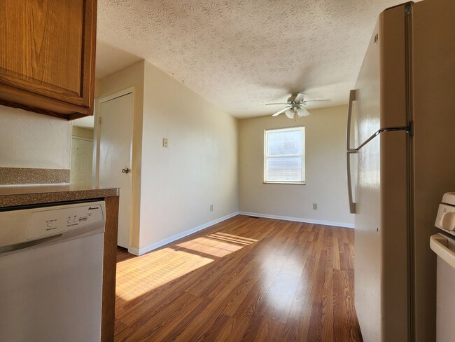 Building Photo - 2527 Sonora Dr