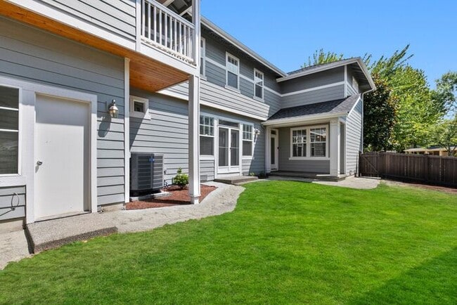 Building Photo - Immaculate Redmond Ridge Air-Conditioned B...