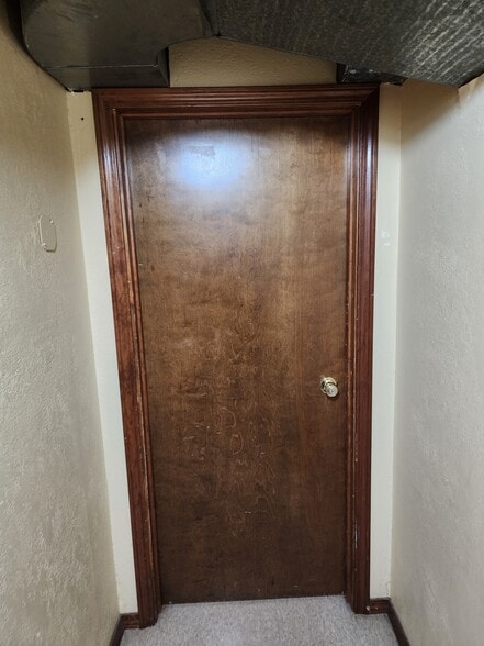 Front Door - 270 Roosevelt Ln