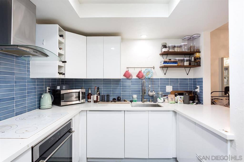 Building Photo - 6204 Caminito Carrena