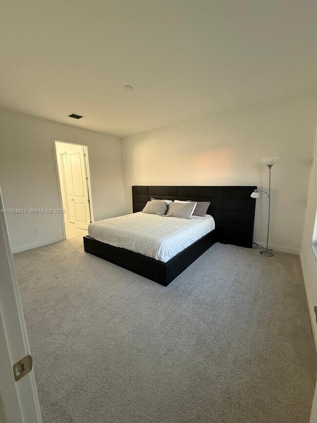 Building Photo - 16456 Sea Turtle Pl