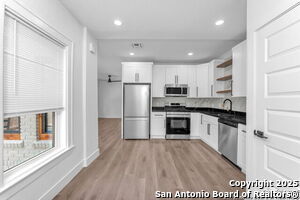 Building Photo - 1505 W Woodlawn Ave