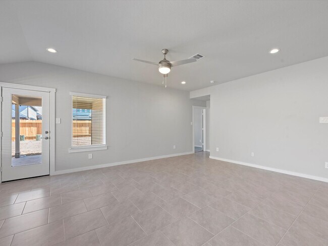 Building Photo - 3335 Silverton Dr
