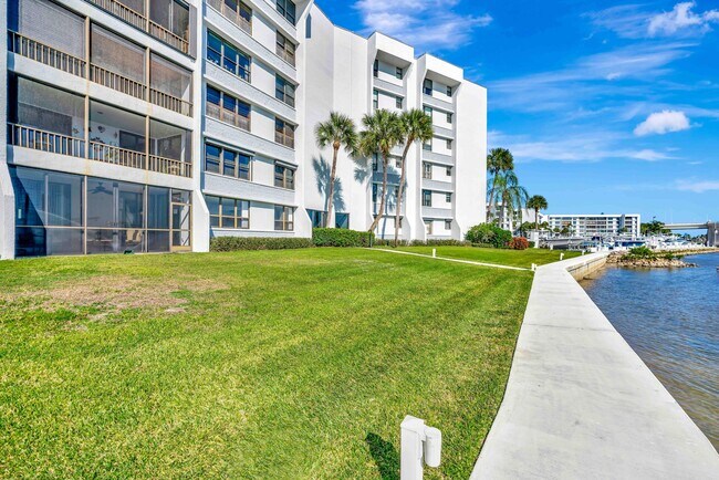 Building Photo - 1542 Jupiter Cove Dr