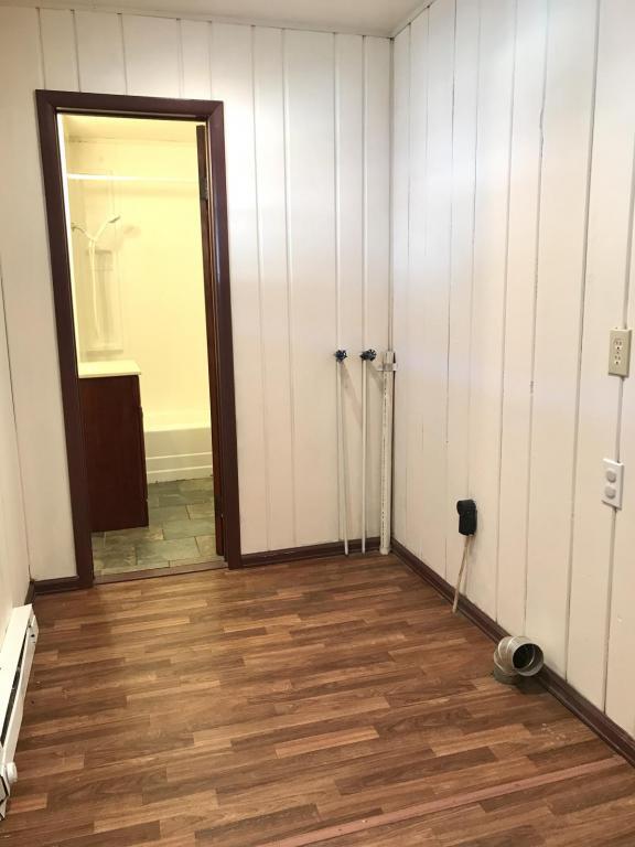 Building Photo - 103 Locust St