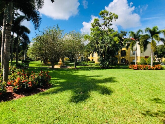 Building Photo - 11510 Villa Grand