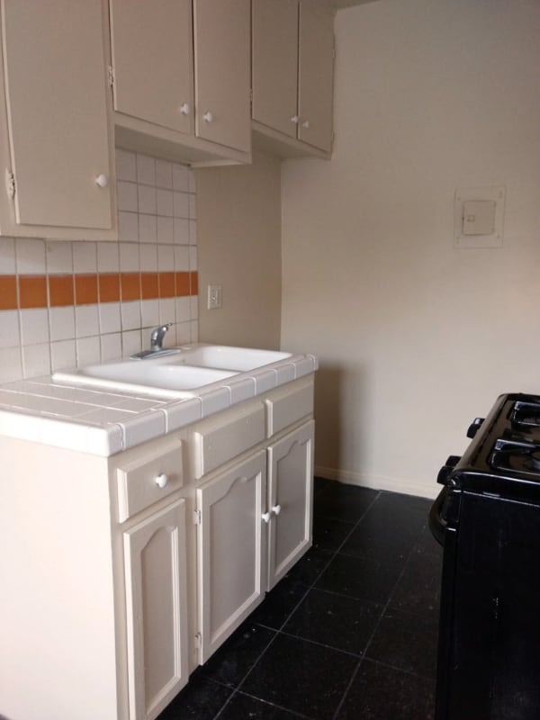 Building Photo - 3332 Drew St