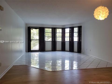 Building Photo - 20860 San Simeon Way