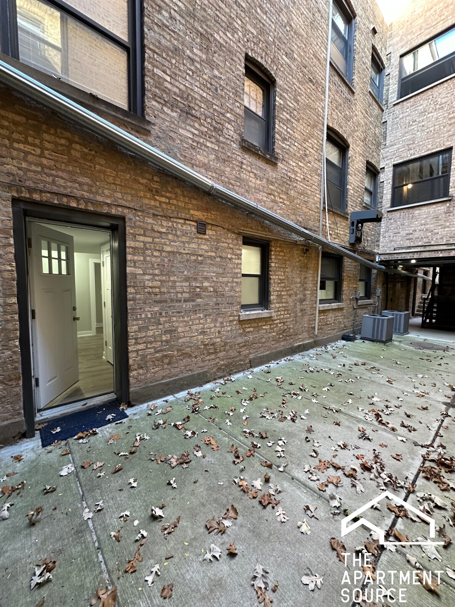 Building Photo - 918 Crain St