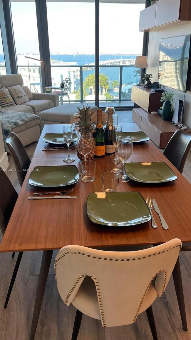 Building Photo - 501 NE 31st St