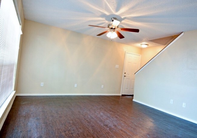 Building Photo - 315 Belmont St