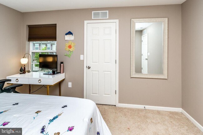Building Photo - 27 Braeburn Dr