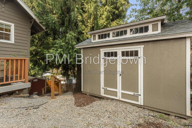 Building Photo - 1115 13th St