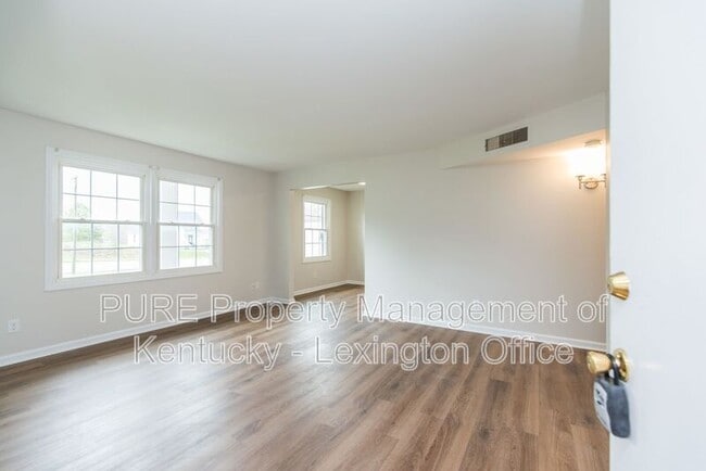 Building Photo - 429 Chestnut Street