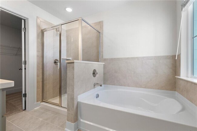 Building Photo - 64 Auburn Wds Dr