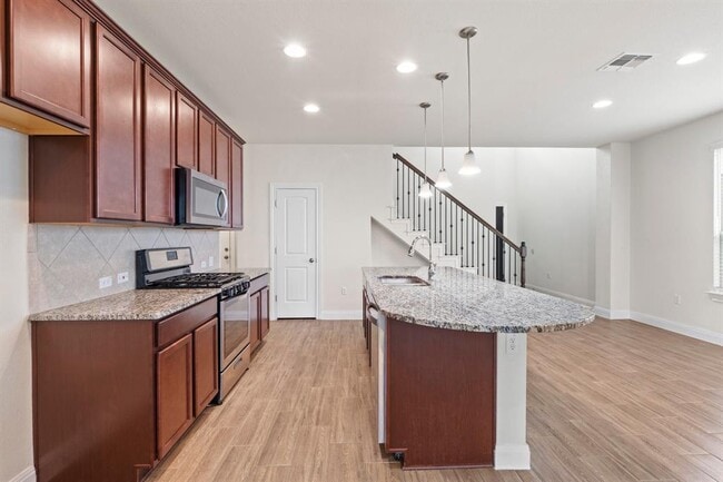 Building Photo - 14011 Hedera Dr