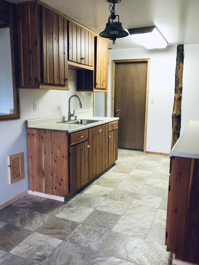 Building Photo - 2115 Ridge Ranch Rd
