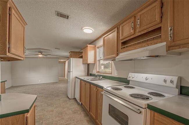 Building Photo - 1345 FM 405 Rd
