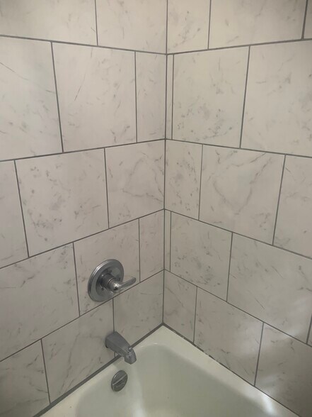 Building Photo - 850 S Franklin St