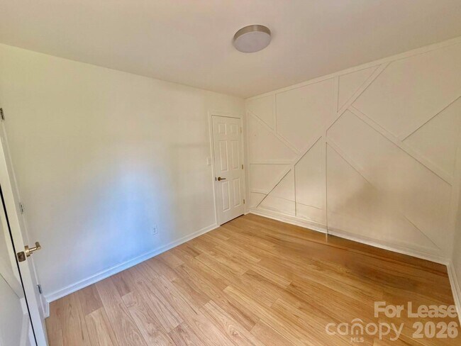 Building Photo - 6105 Old Corral St
