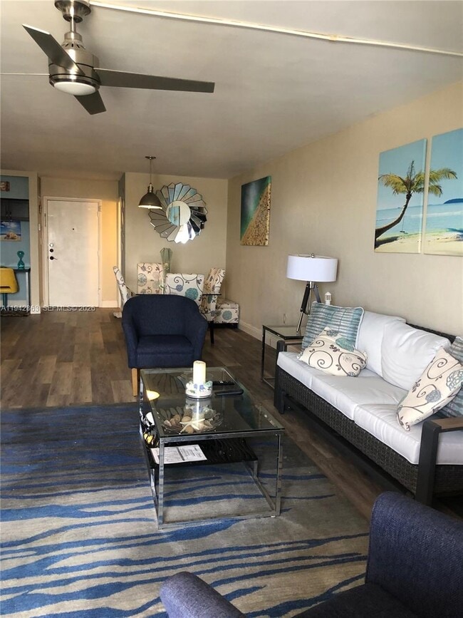 Building Photo - 801 S Ocean Dr