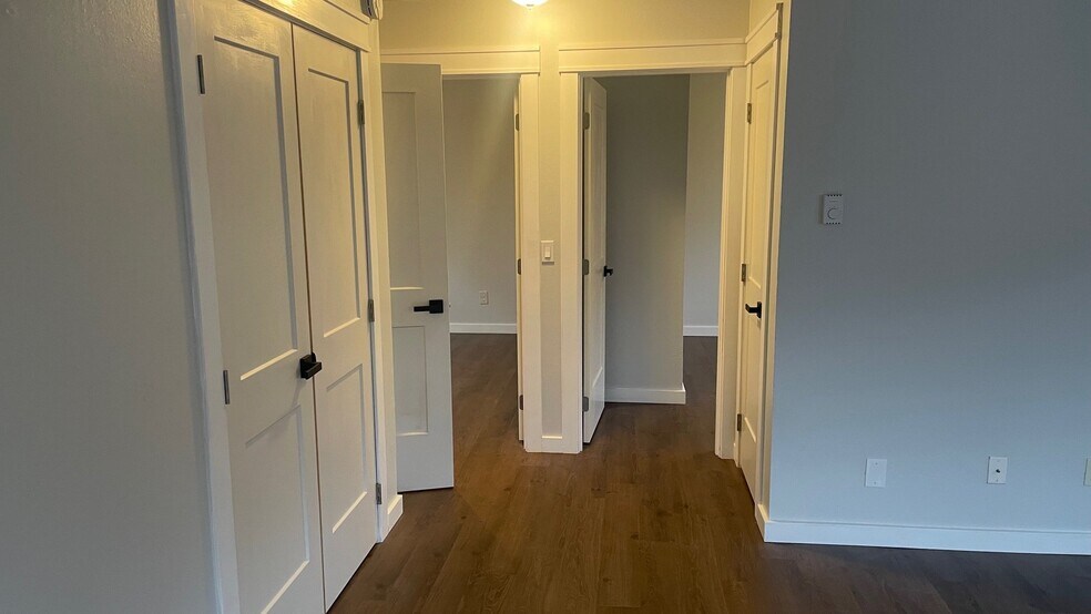 Building Photo - 8605 N Hurst Ave