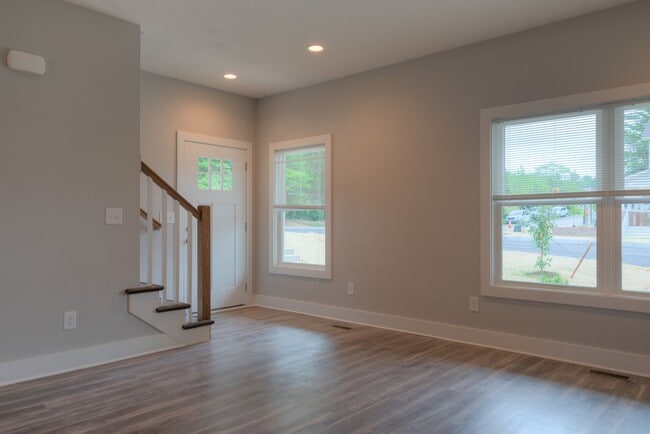 Building Photo - Private Bedroom in a Shared Two-Bedroom In Uptown Village