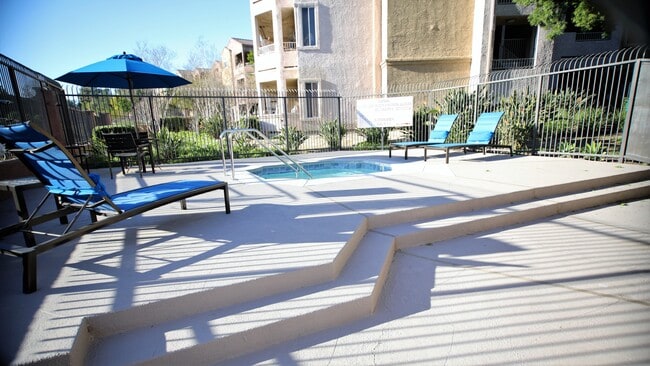 Building Photo - 2375 Del Mar Way